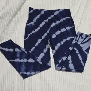PINK Victoria's Secret Blue and White Tie-Dye Leggings